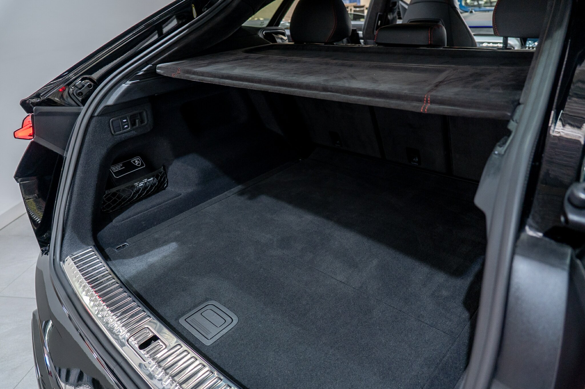 2022 LAMBORGHINI URUS 636 MY22 8 SP AUTOMATIC 4D WAGON