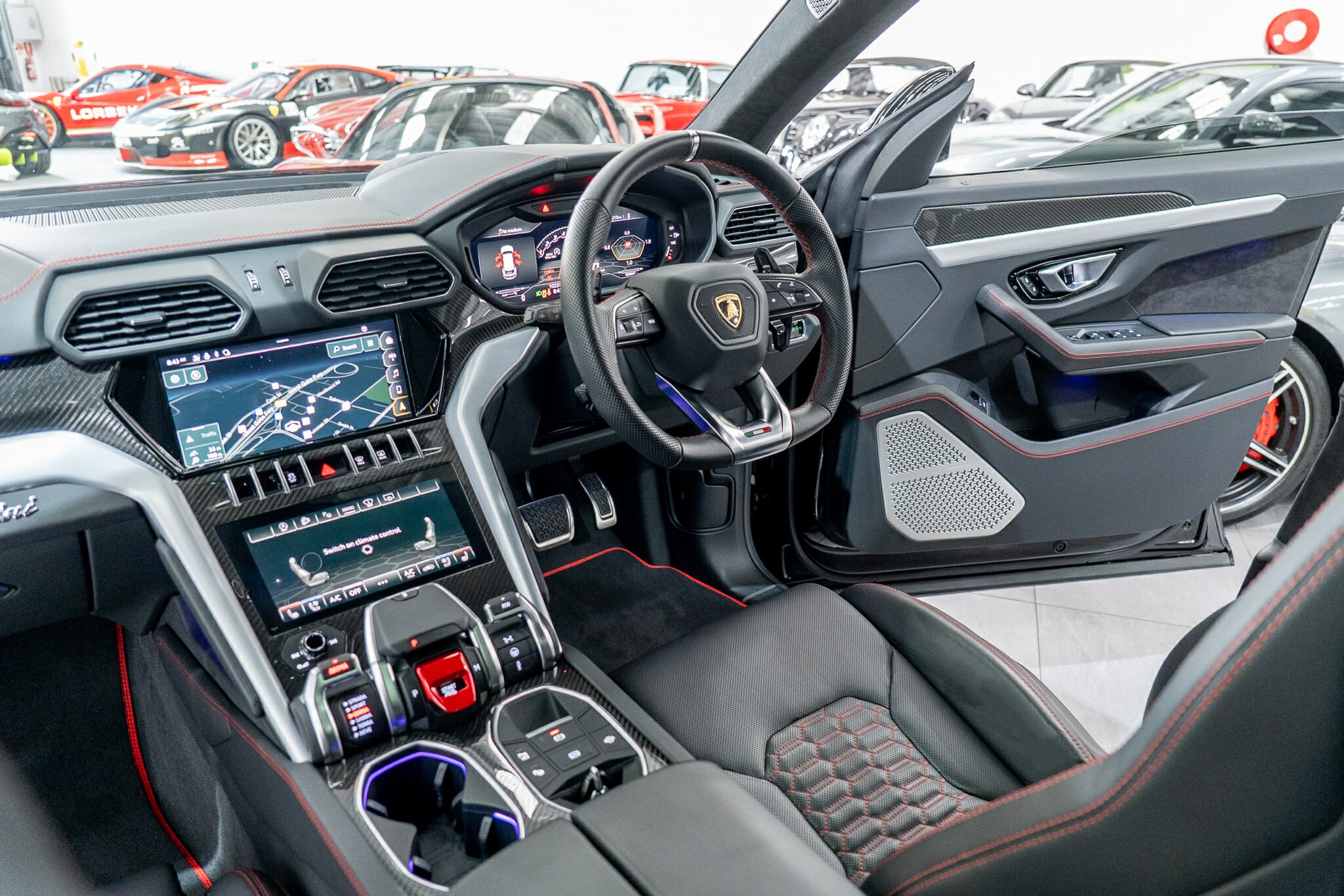 2022 LAMBORGHINI URUS 636 MY22 8 SP AUTOMATIC 4D WAGON