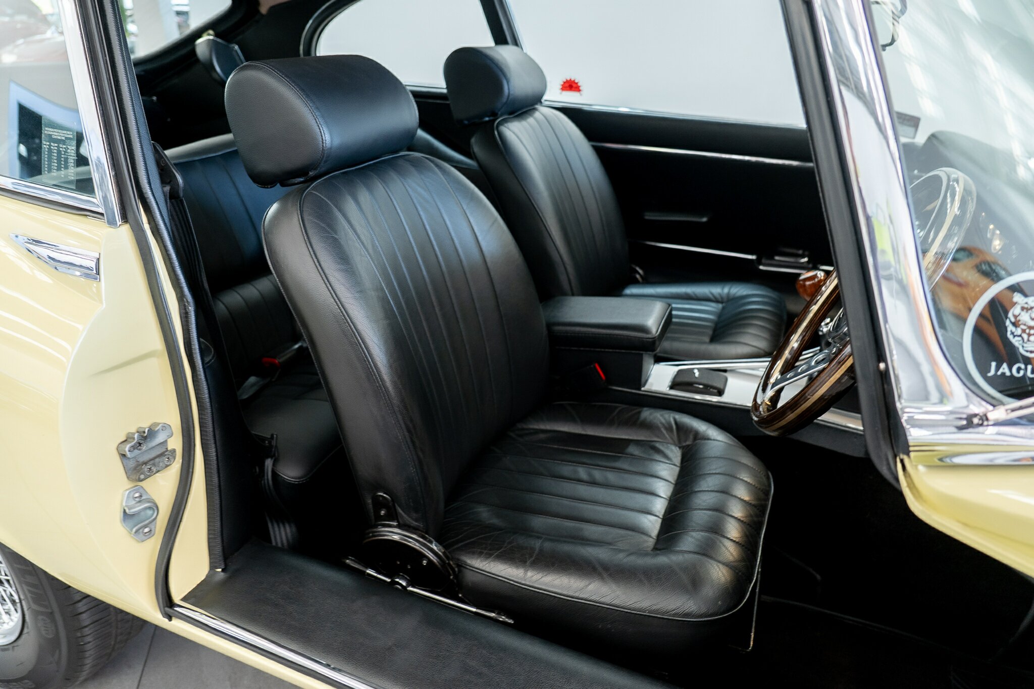 1972 JAGUAR E TYPE SERIES 3 2+2 5.3 4 SP MANUAL 2D COUPE