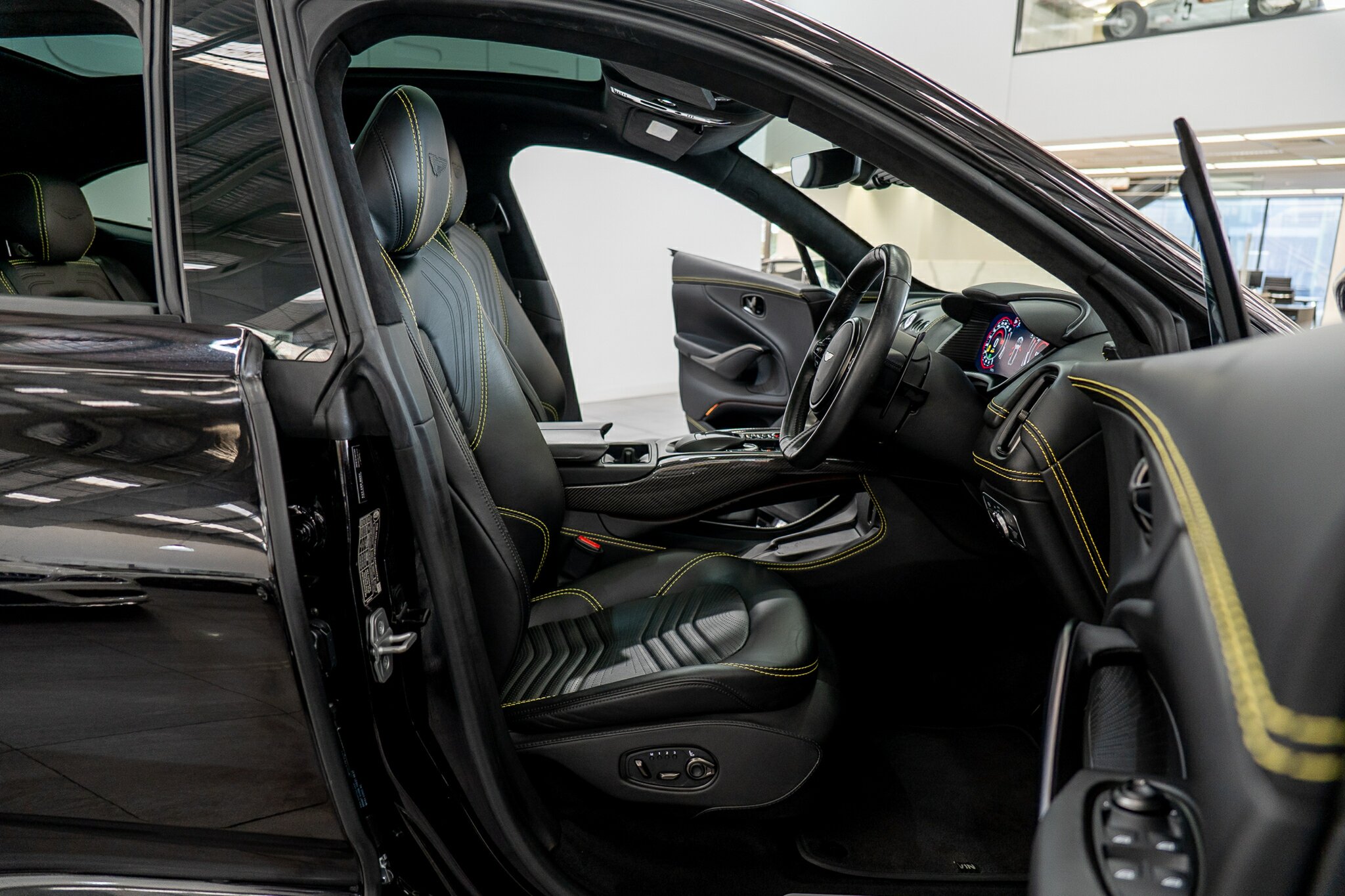 2021 ASTON MARTIN DBX MY21 9 SP AUTOMATIC 5D WAGON