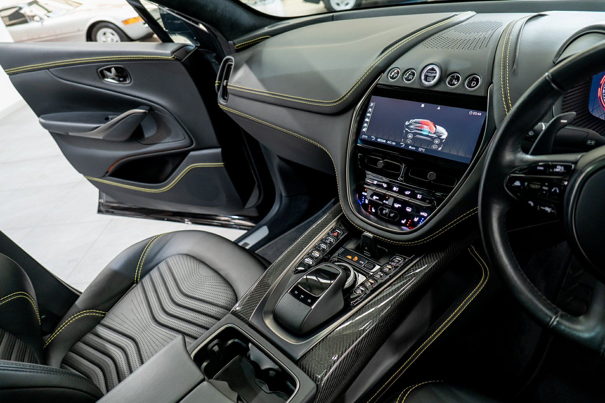 2021 ASTON MARTIN DBX MY21 9 SP AUTOMATIC 5D WAGON