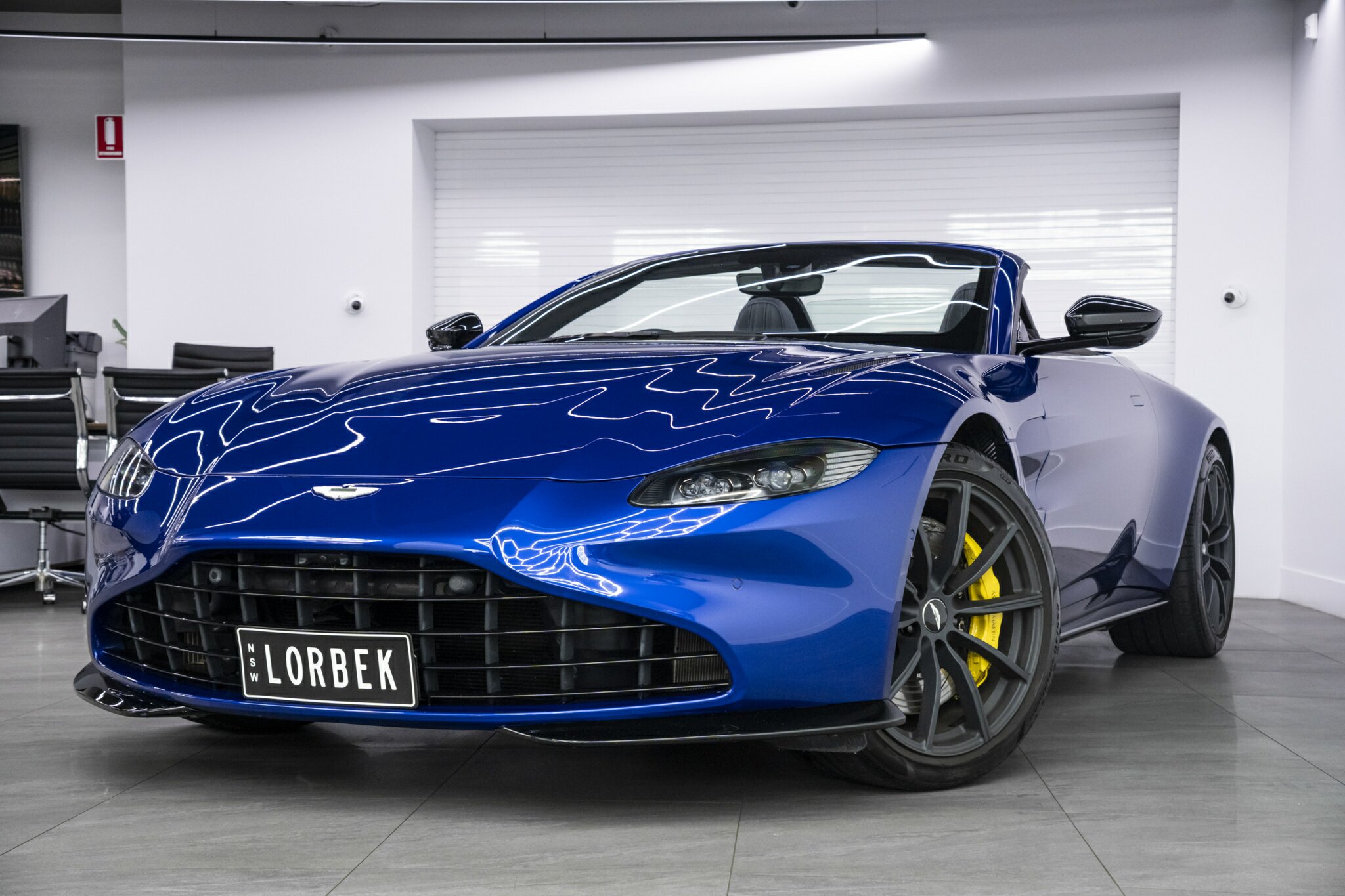 2021 ASTON MARTIN VANTAGE MY21 VOLANTE 8 SP AUTOMATIC 2D CONVERTIBLE