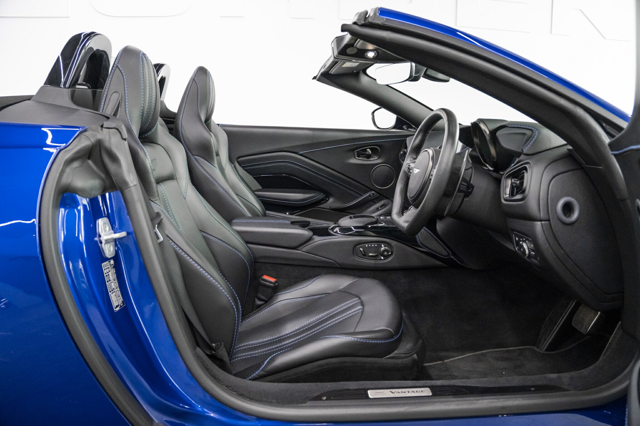 2021 ASTON MARTIN VANTAGE MY21 VOLANTE 8 SP AUTOMATIC 2D CONVERTIBLE