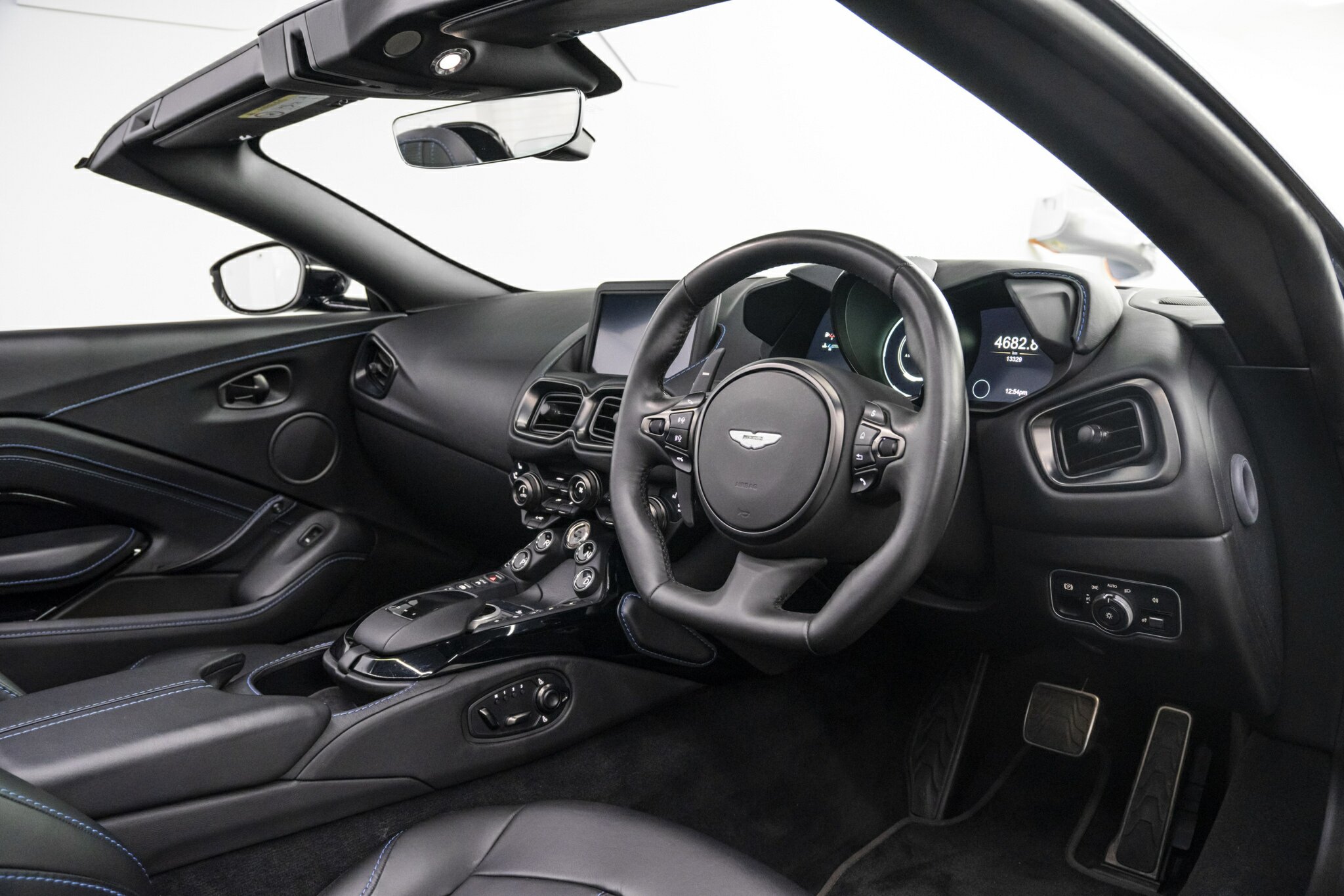 2021 ASTON MARTIN VANTAGE MY21 VOLANTE 8 SP AUTOMATIC 2D CONVERTIBLE