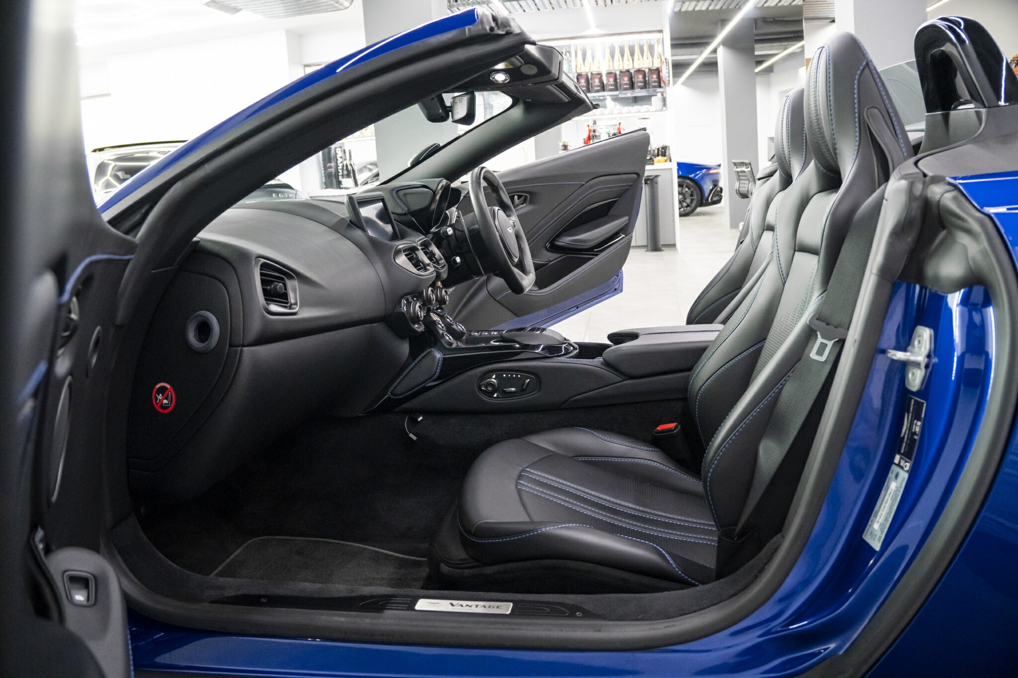 2021 ASTON MARTIN VANTAGE MY21 VOLANTE 8 SP AUTOMATIC 2D CONVERTIBLE