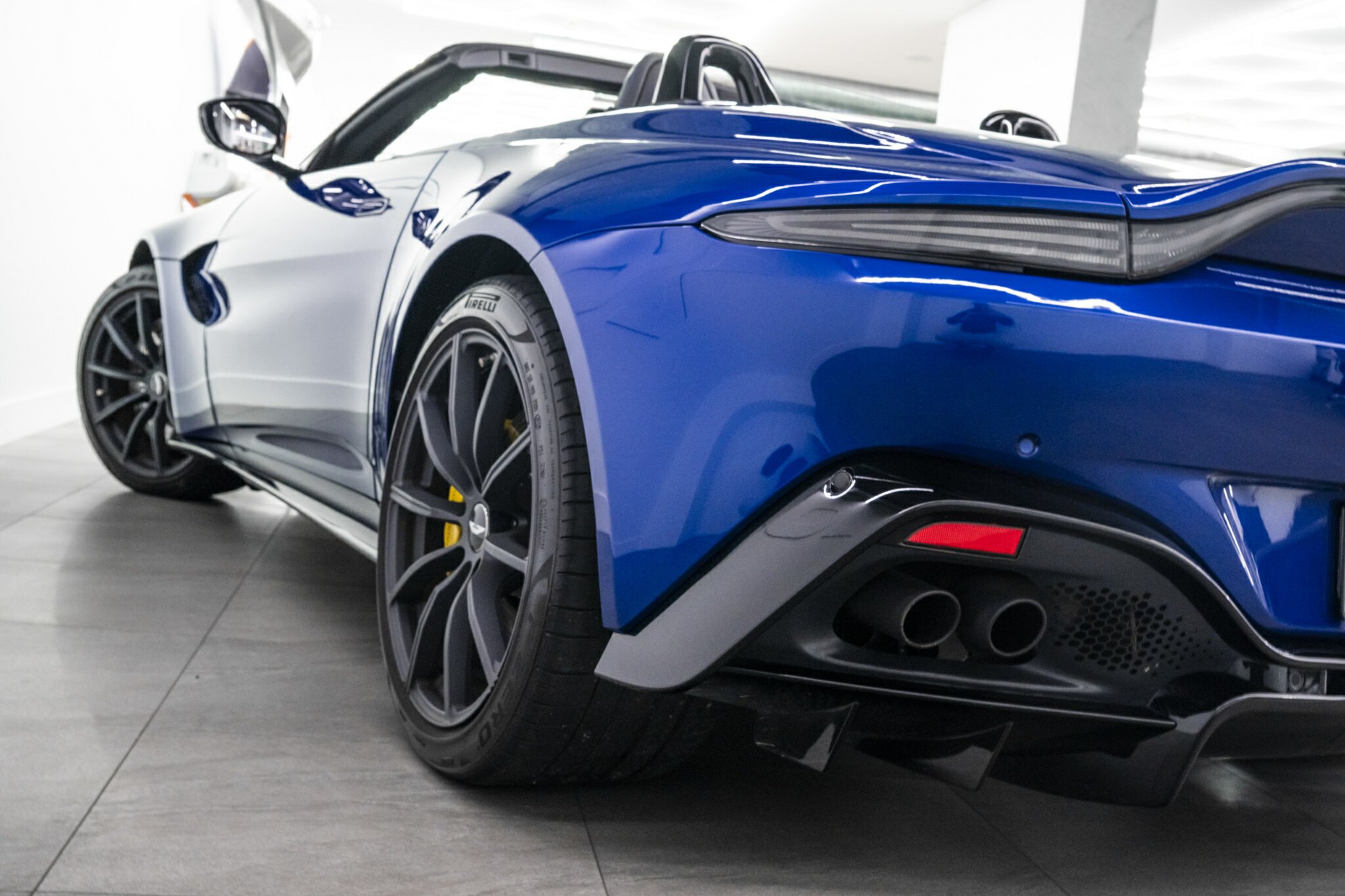 2021 ASTON MARTIN VANTAGE MY21 VOLANTE 8 SP AUTOMATIC 2D CONVERTIBLE