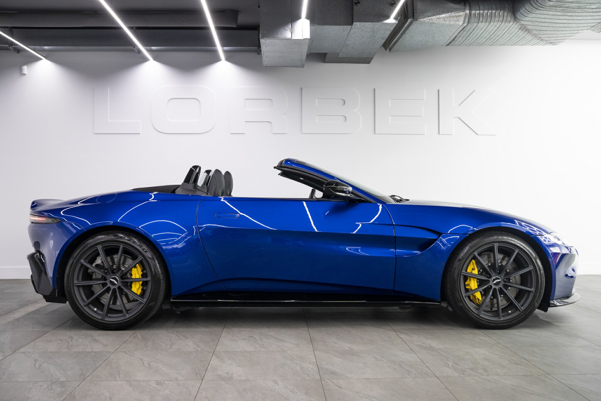 2021 ASTON MARTIN VANTAGE MY21 VOLANTE 8 SP AUTOMATIC 2D CONVERTIBLE