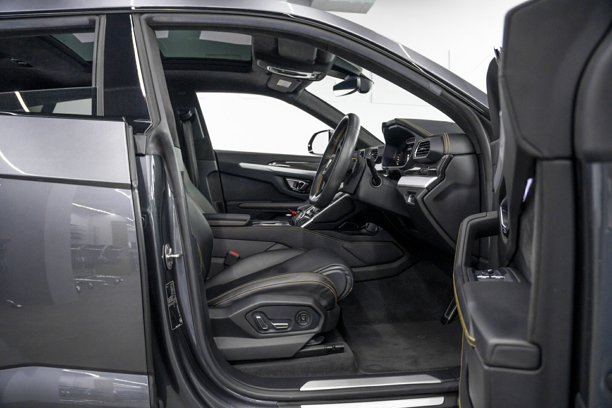 2020 LAMBORGHINI URUS 636 MY19 5 SEAT 8 SP AUTOMATIC 4D WAGON