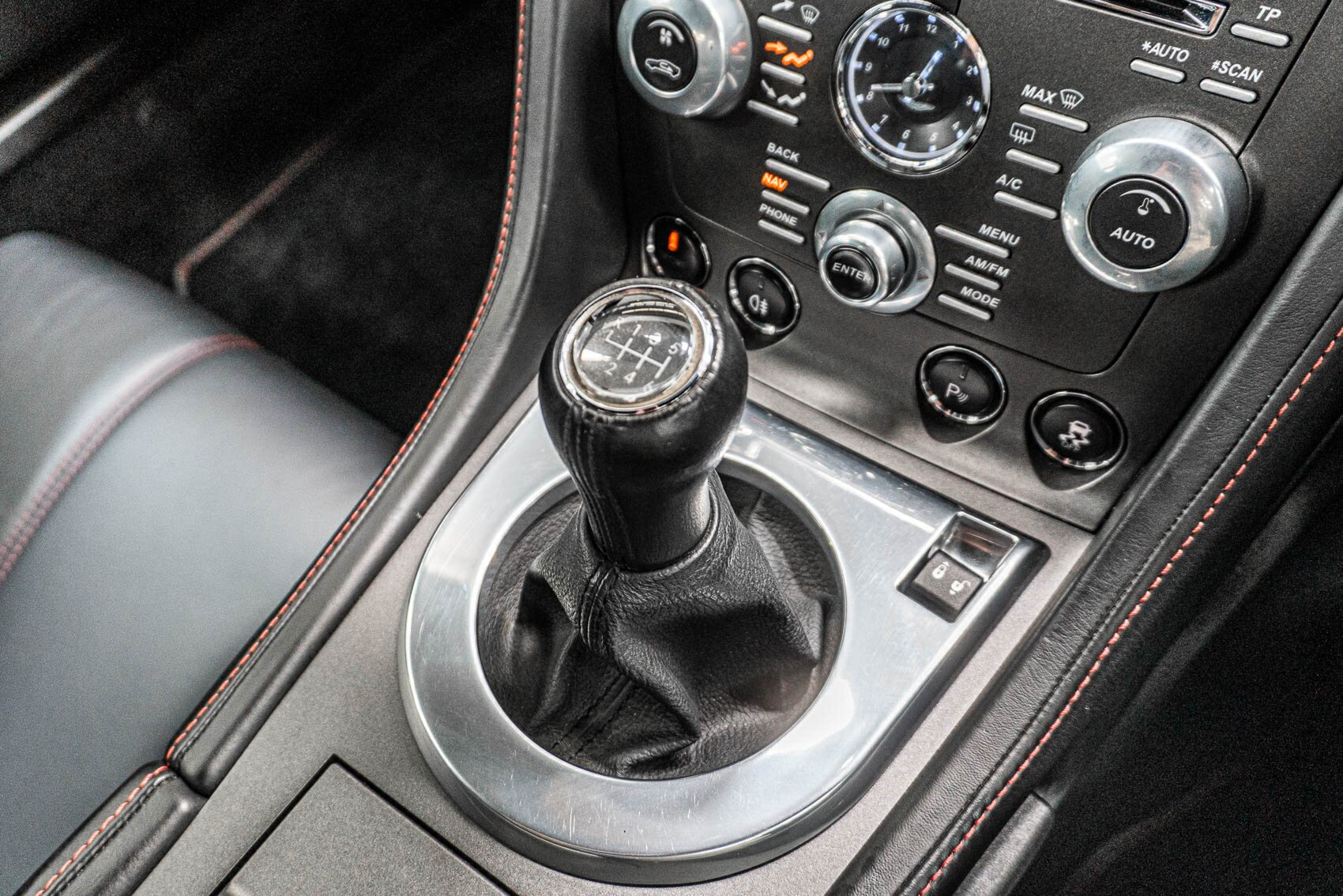 2013 ASTON MARTIN V8 MY14 VANTAGE 6 SP MANUAL SEDAN