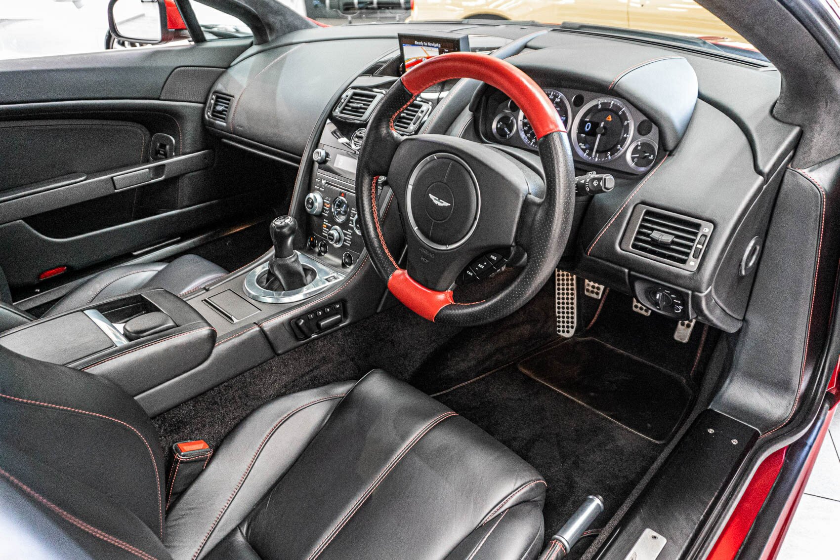 2013 ASTON MARTIN V8 MY14 VANTAGE 6 SP MANUAL SEDAN