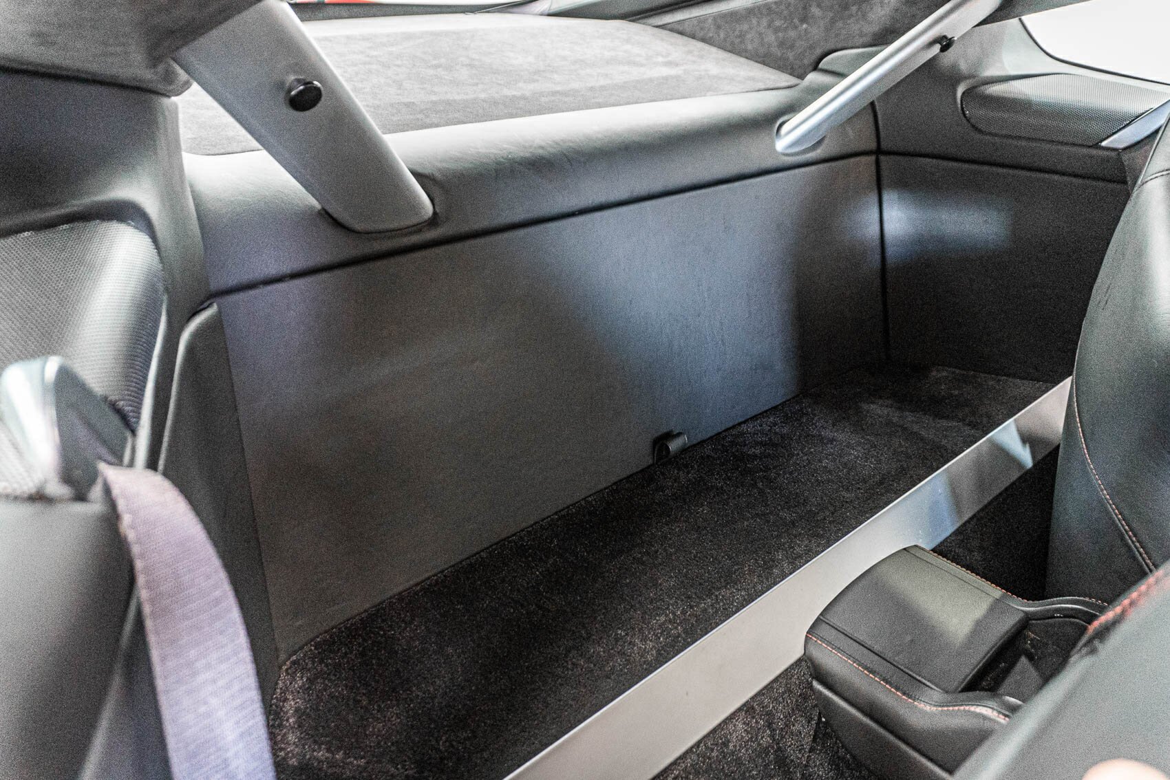 2013 ASTON MARTIN V8 MY14 VANTAGE 6 SP MANUAL SEDAN