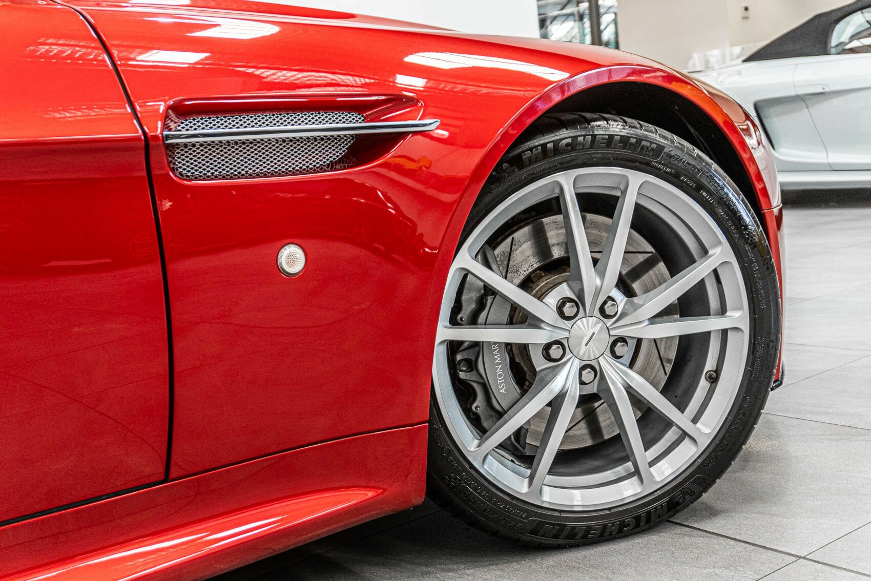 2013 ASTON MARTIN V8 MY14 VANTAGE 6 SP MANUAL SEDAN