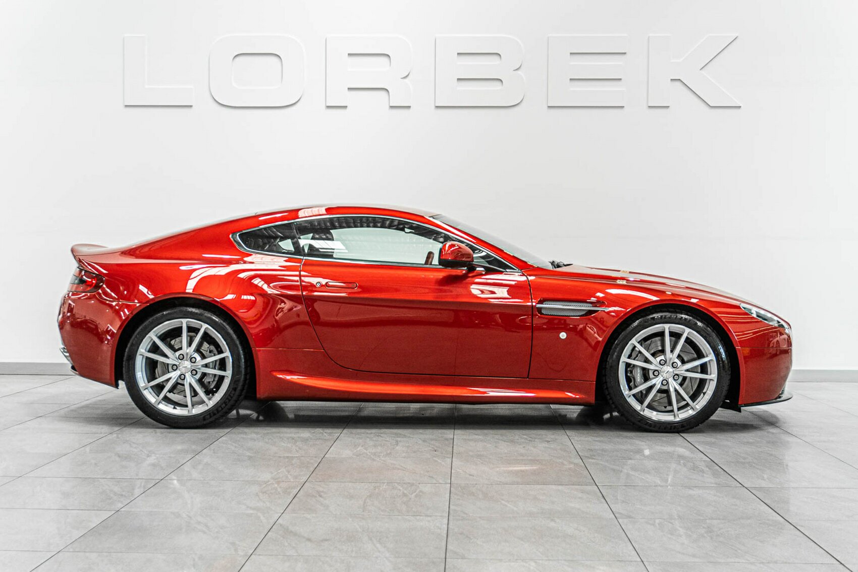 2013 ASTON MARTIN V8 MY14 VANTAGE 6 SP MANUAL SEDAN
