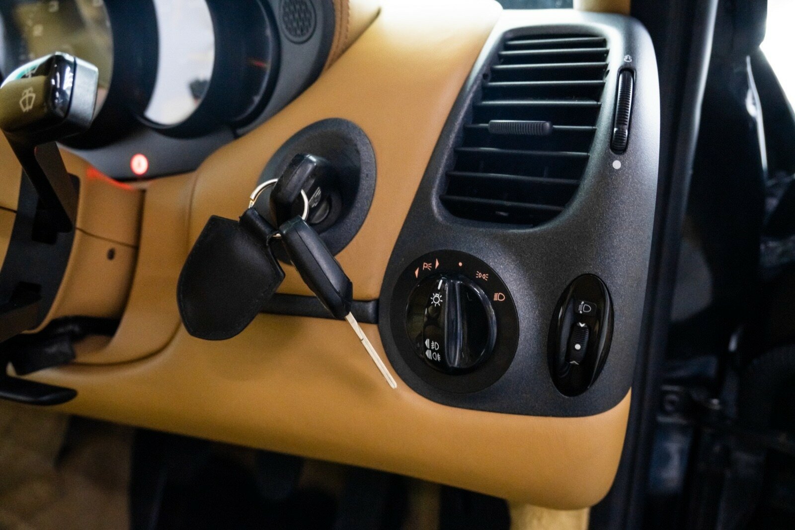1998 PORSCHE 911 CARRERA 6 SP MANUAL 2D COUPE