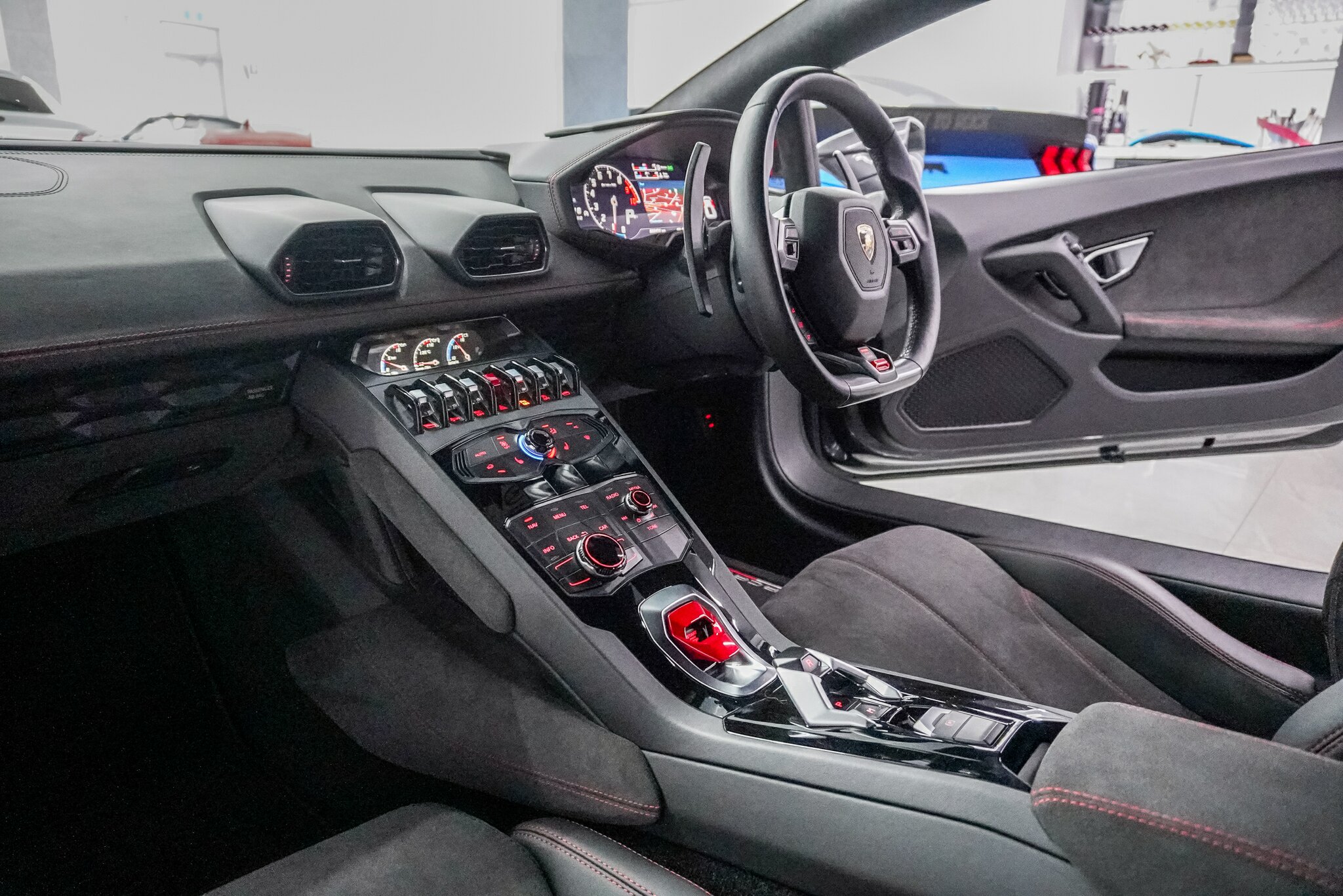 2016 LAMBORGHINI HURACAN 724 LP 610-4 (AWD) 7 SP AUTOMATIC SEDAN