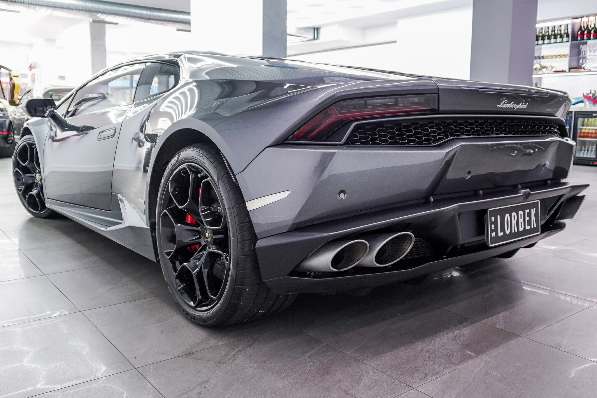2016 LAMBORGHINI HURACAN 724 LP 610-4 (AWD) 7 SP AUTOMATIC SEDAN