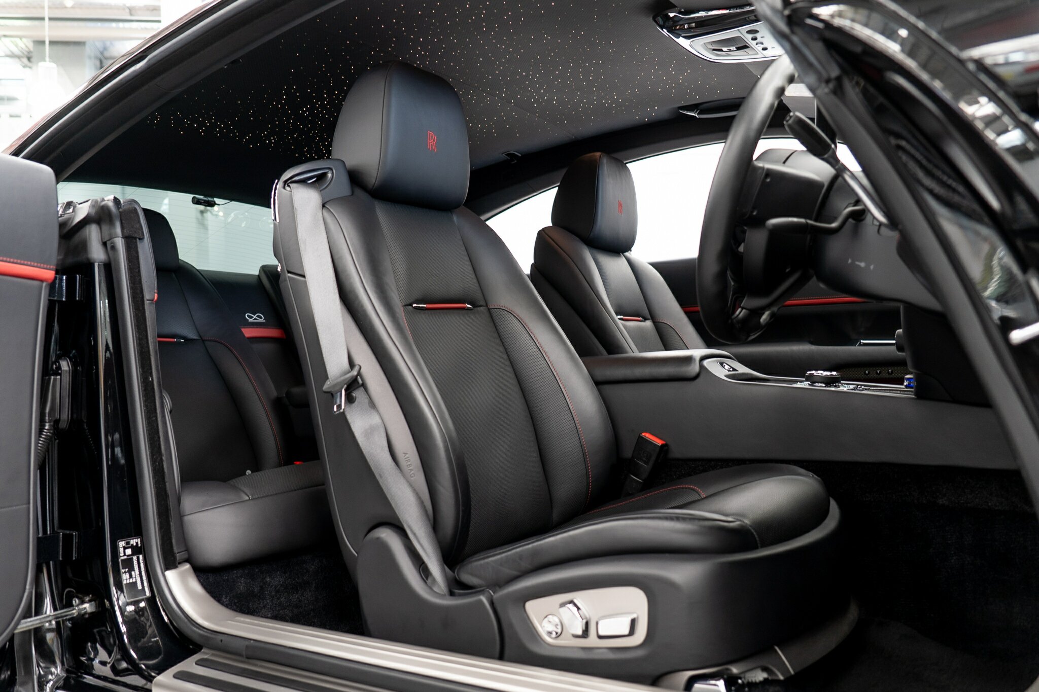 2019 ROLLS-ROYCE WRAITH 665C MY20 BLACK BADGE 8 SP AUTOMATIC SEDAN