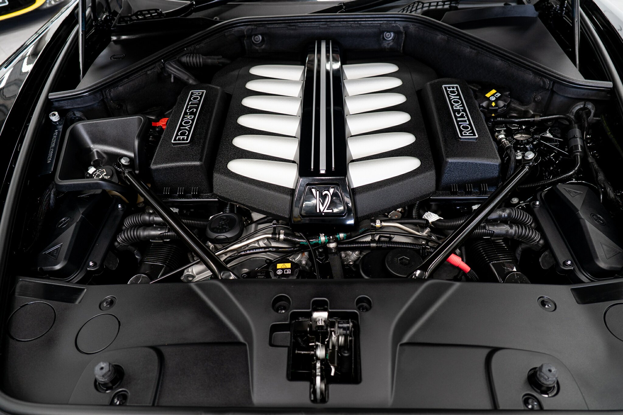 2019 ROLLS-ROYCE WRAITH 665C MY20 BLACK BADGE 8 SP AUTOMATIC SEDAN