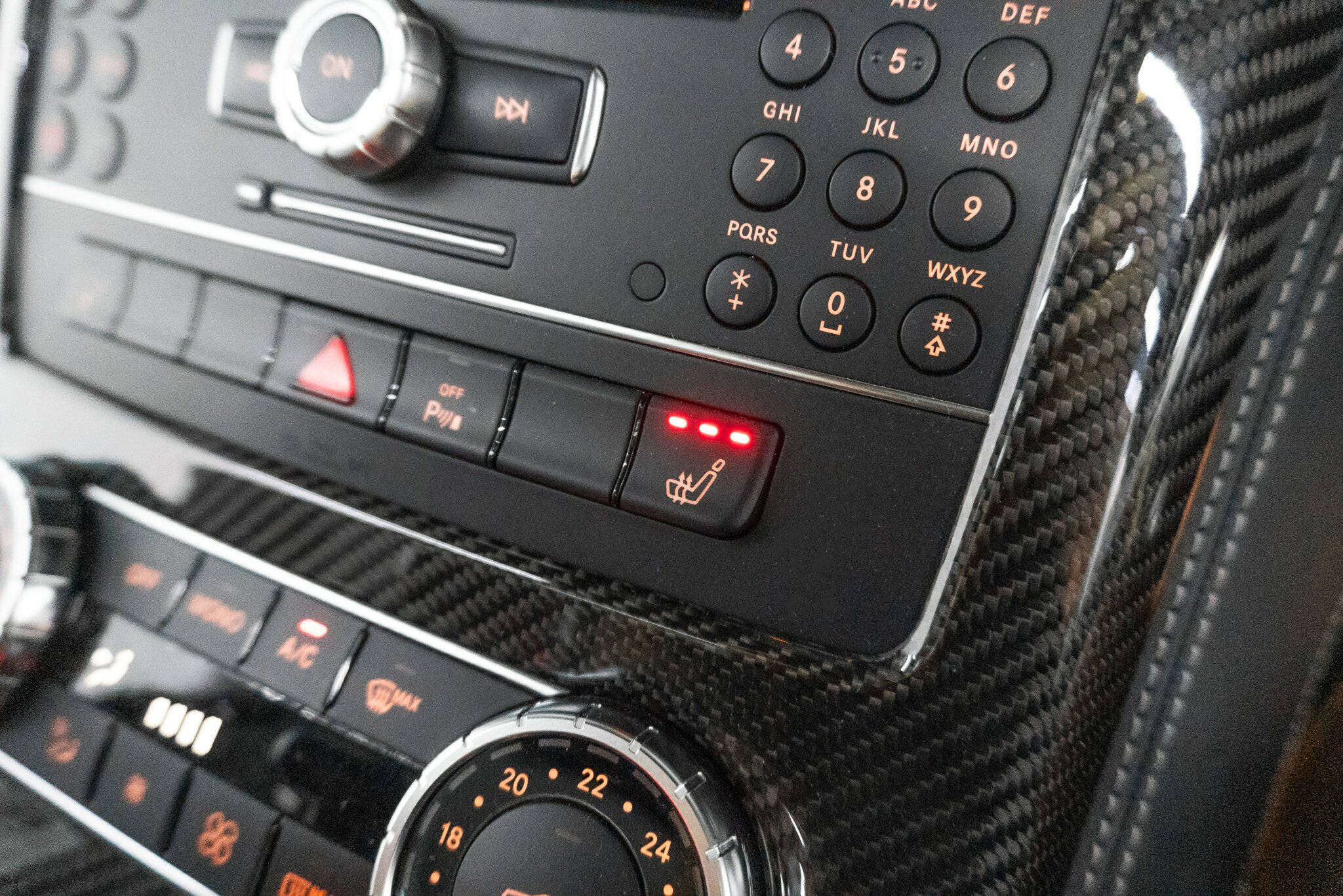 2010 MERCEDES-BENZ SLS 197 AMG 7 SP AUTO DIRECT SHIFT 2D COUPE