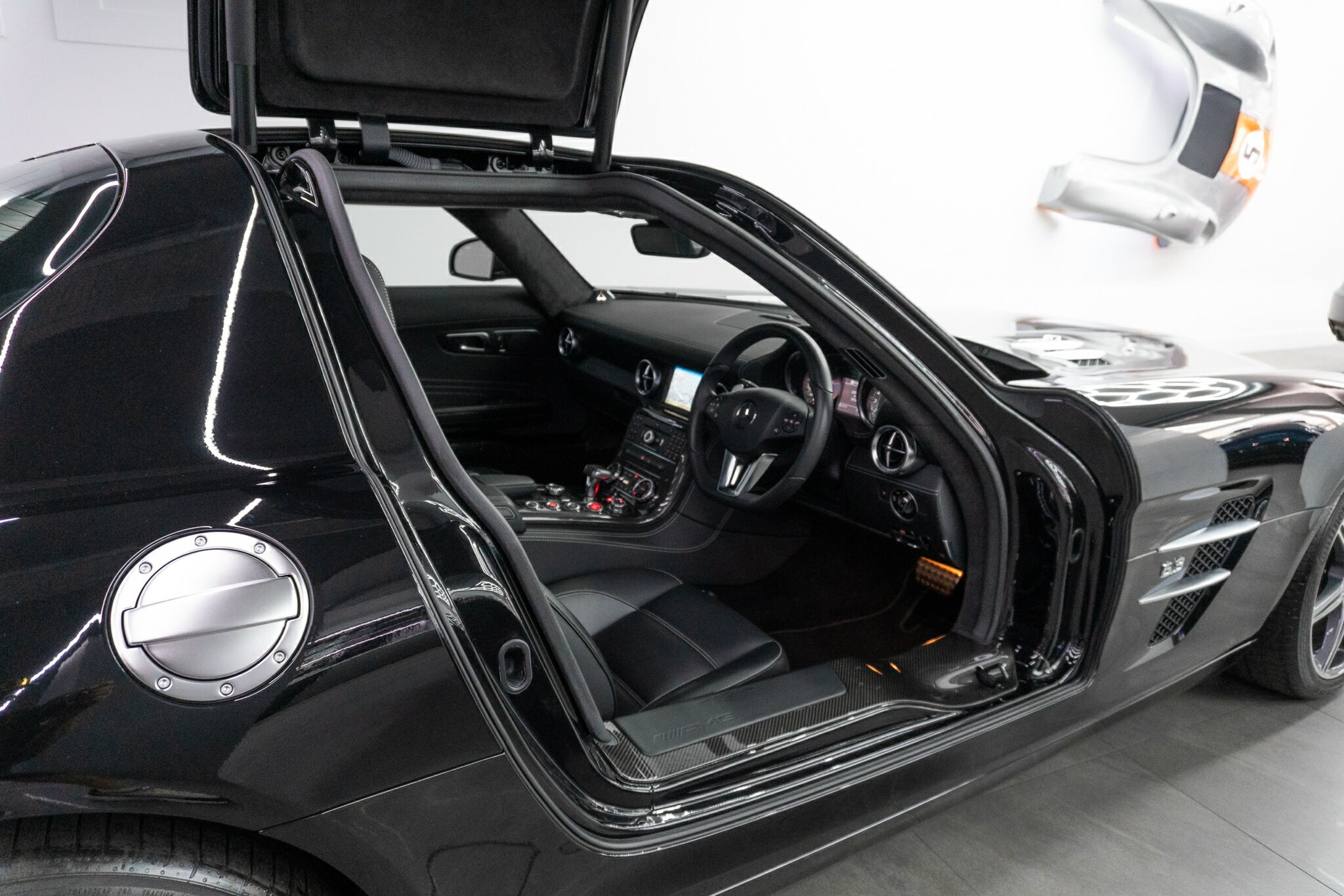 2010 MERCEDES-BENZ SLS 197 AMG 7 SP AUTO DIRECT SHIFT 2D COUPE