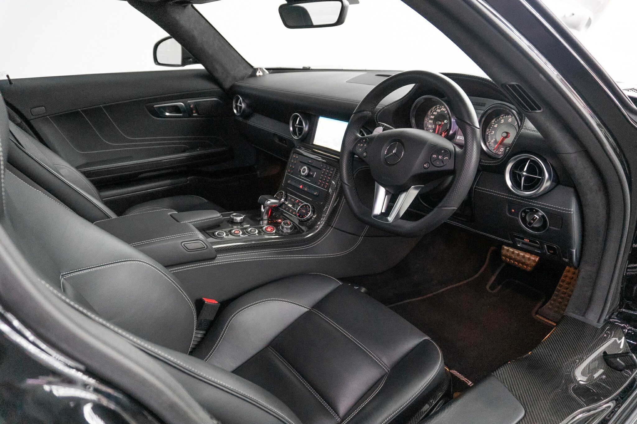 2010 MERCEDES-BENZ SLS 197 AMG 7 SP AUTO DIRECT SHIFT 2D COUPE