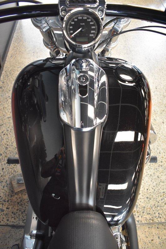 2015 HARLEY-DAVIDSON FXSB SOFTAIL BREAKOUT CRUISER