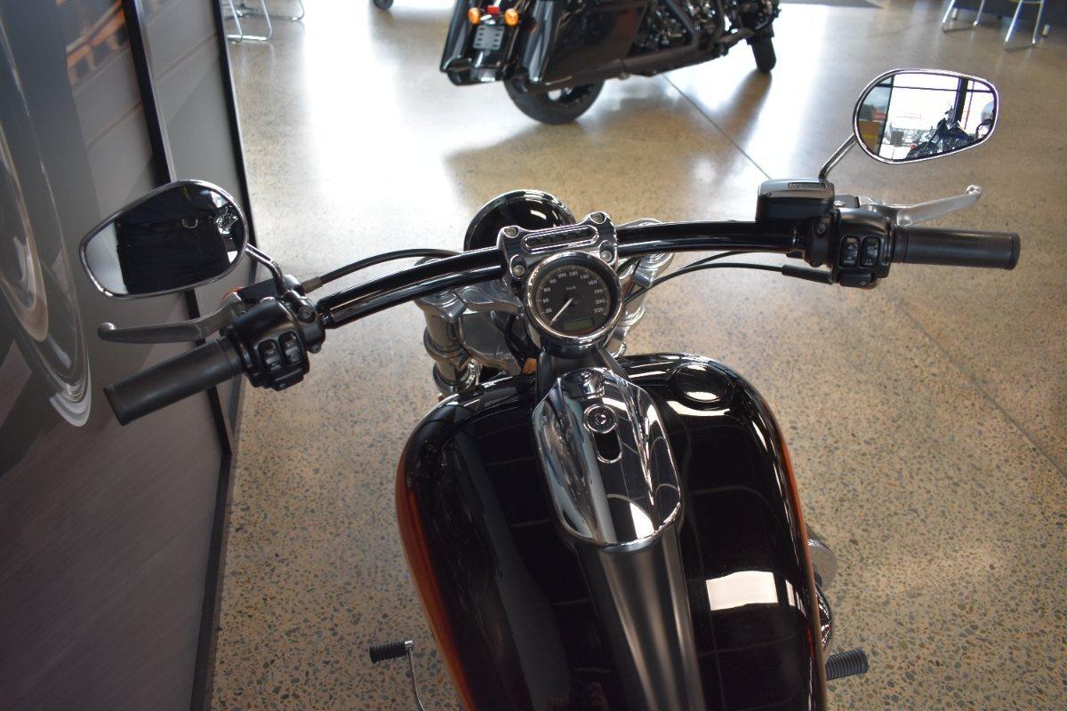 2015 HARLEY-DAVIDSON FXSB SOFTAIL BREAKOUT CRUISER
