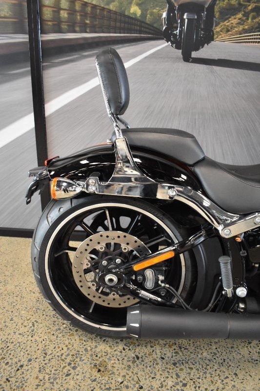 2015 HARLEY-DAVIDSON FXSB SOFTAIL BREAKOUT CRUISER