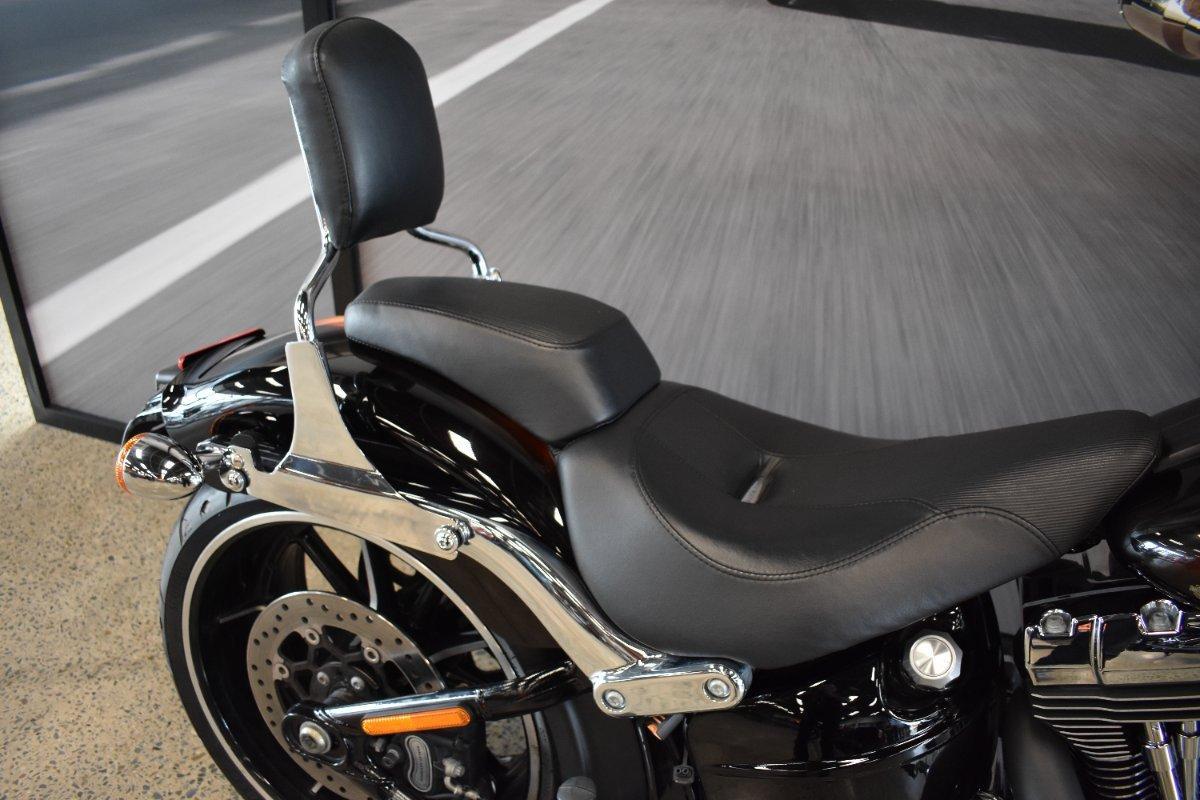 2015 HARLEY-DAVIDSON FXSB SOFTAIL BREAKOUT CRUISER