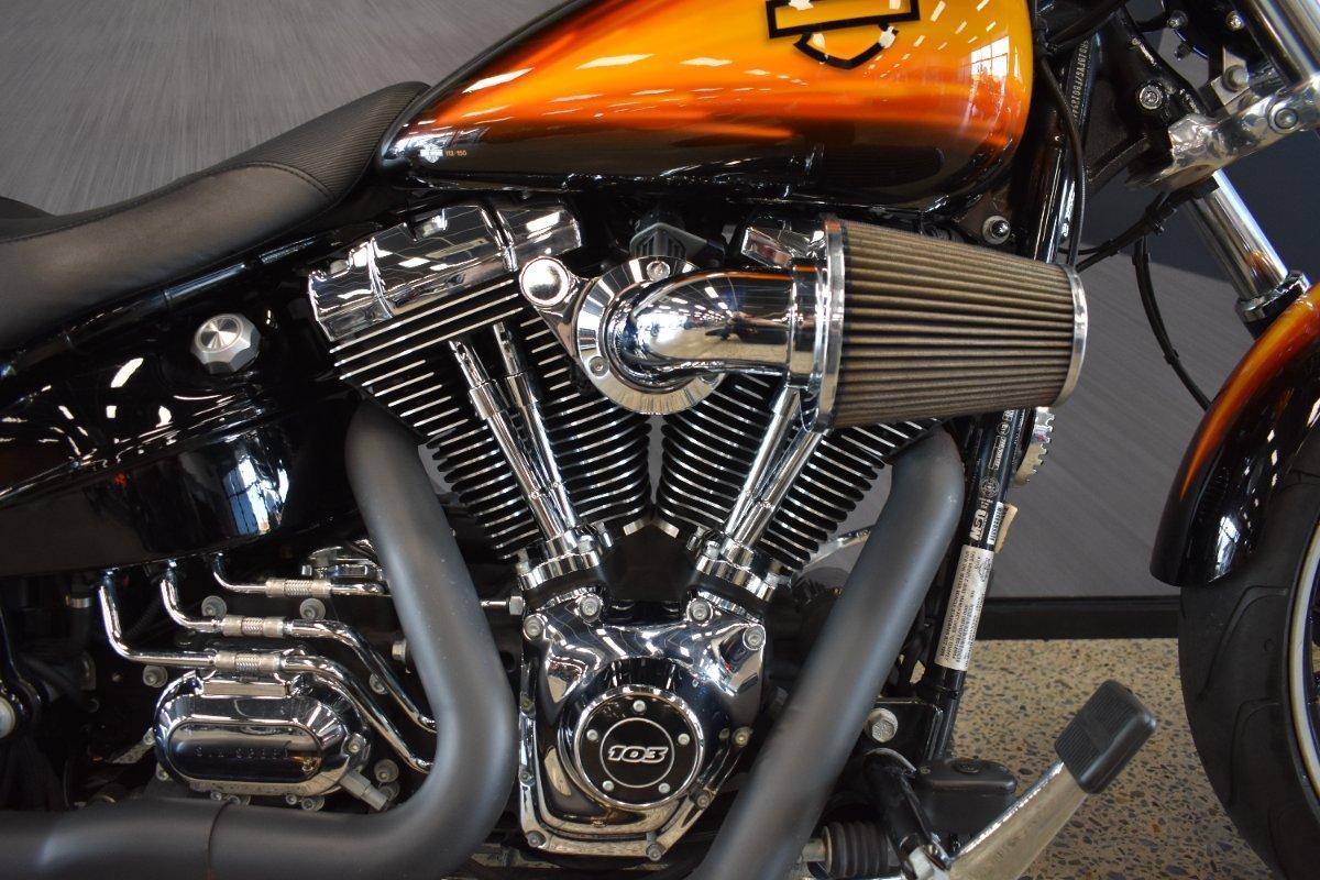 2015 HARLEY-DAVIDSON FXSB SOFTAIL BREAKOUT CRUISER