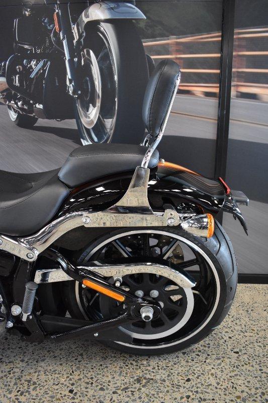 2015 HARLEY-DAVIDSON FXSB SOFTAIL BREAKOUT CRUISER