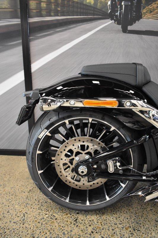 2025 HARLEY-DAVIDSON FXBR BREAKOUT (117) CRUISER