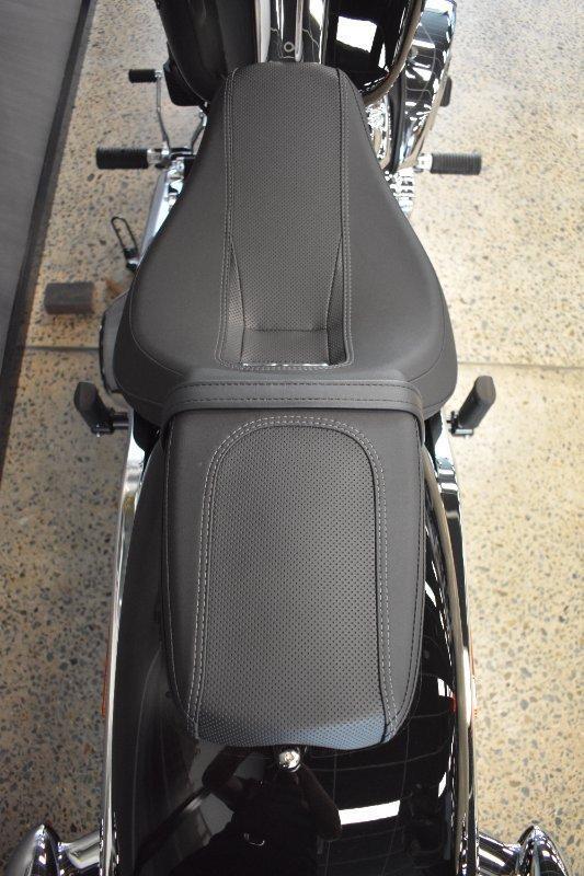2025 HARLEY-DAVIDSON FXBR BREAKOUT (117) CRUISER