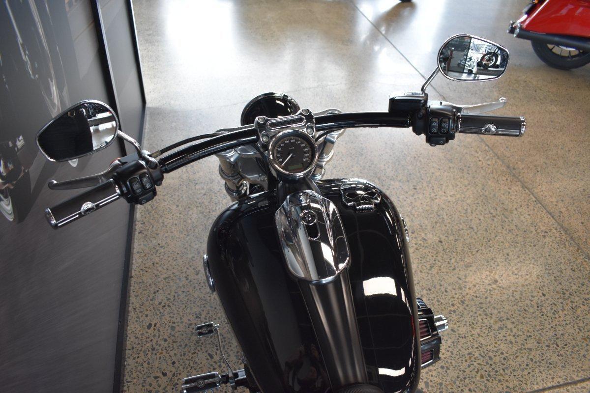 2016 HARLEY-DAVIDSON FXSB SOFTAIL BREAKOUT CRUISER