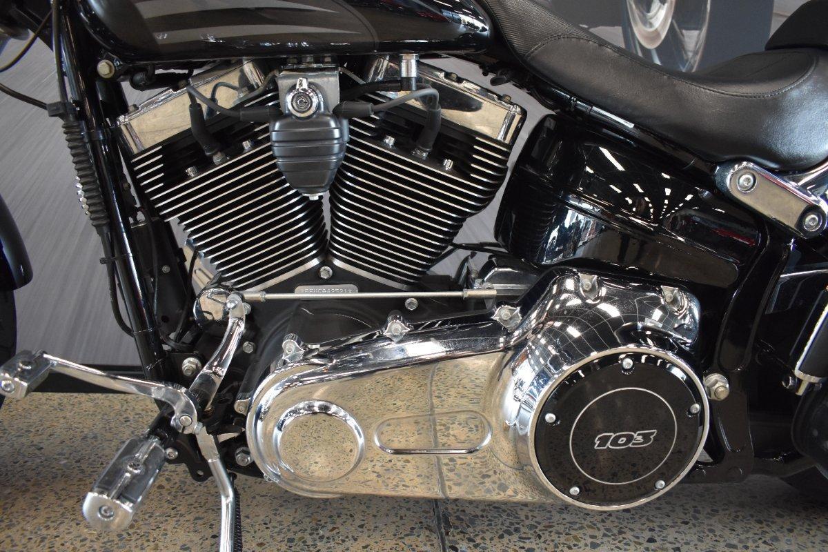 2016 HARLEY-DAVIDSON FXSB SOFTAIL BREAKOUT CRUISER