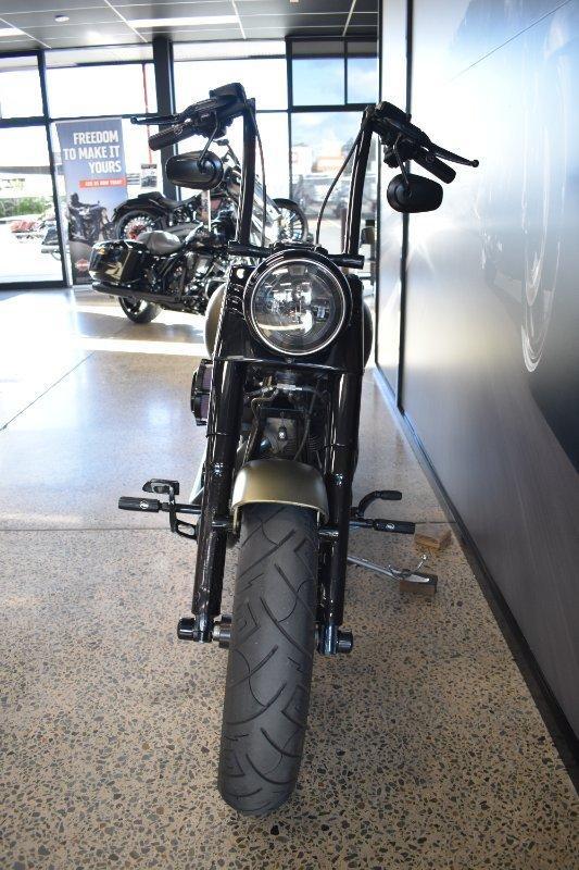 2017 HARLEY-DAVIDSON FLSS SOFTAIL SLIM S CRUISER