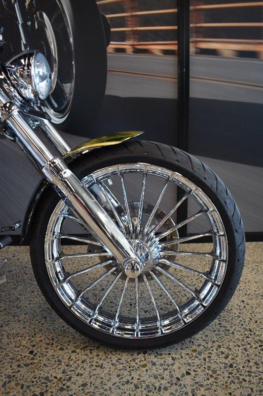 2013 HARLEY-DAVIDSON CVO BREAKOUT CRUISER