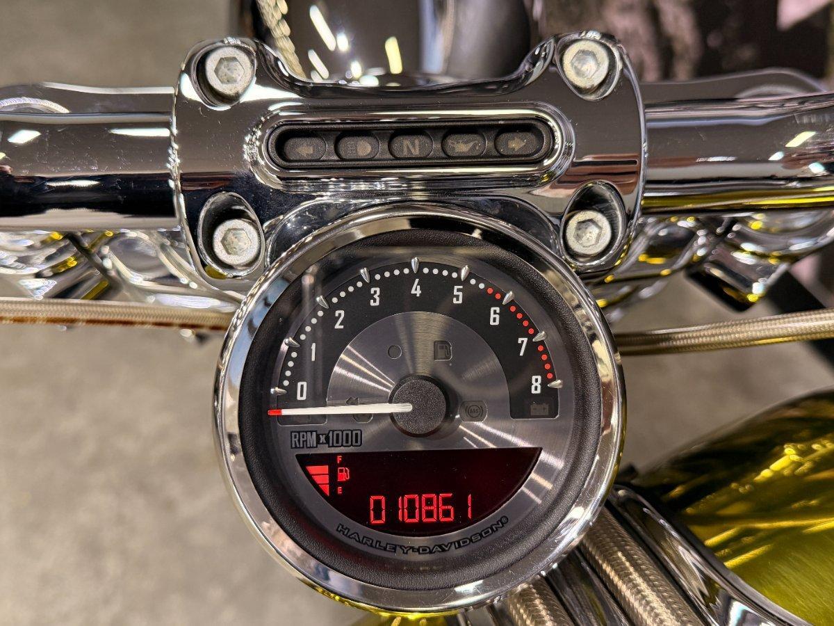 2013 HARLEY-DAVIDSON CVO BREAKOUT CRUISER