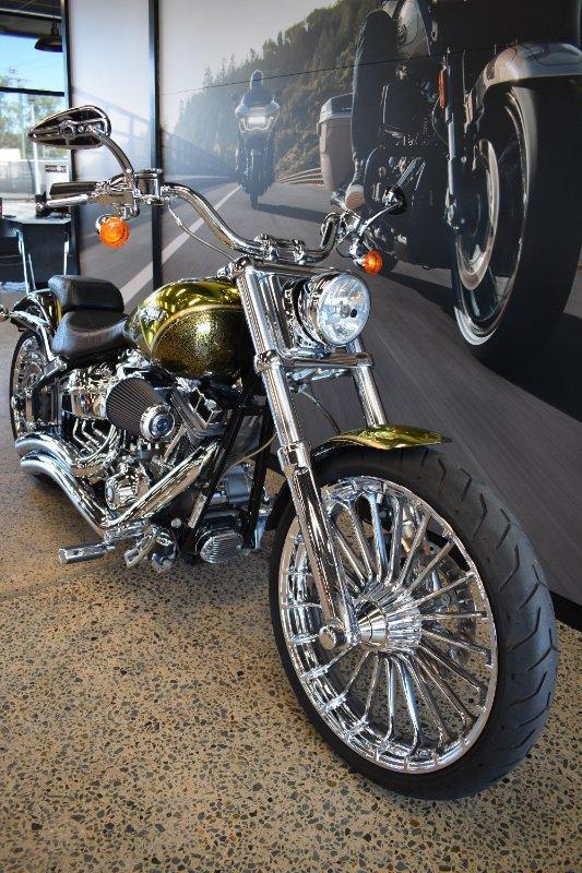2013 HARLEY-DAVIDSON CVO BREAKOUT CRUISER