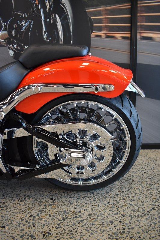 2017 HARLEY-DAVIDSON FXSB SOFTAIL BREAKOUT CRUISER
