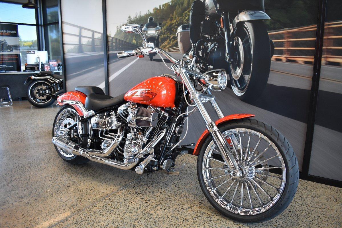 2017 HARLEY-DAVIDSON FXSB SOFTAIL BREAKOUT CRUISER