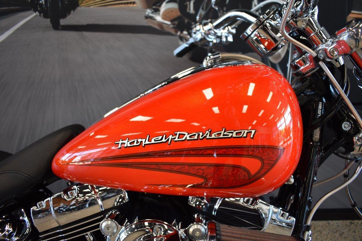 2017 HARLEY-DAVIDSON FXSB SOFTAIL BREAKOUT CRUISER