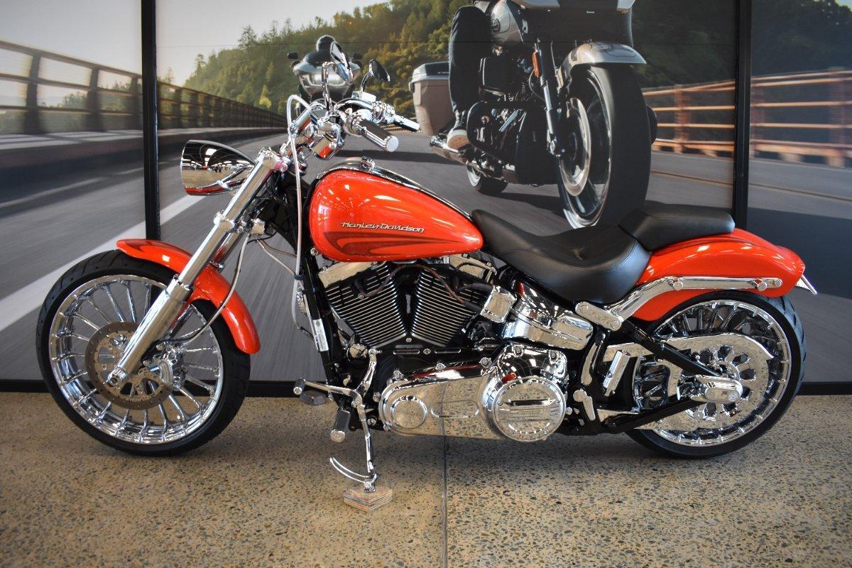 2017 HARLEY-DAVIDSON FXSB SOFTAIL BREAKOUT CRUISER