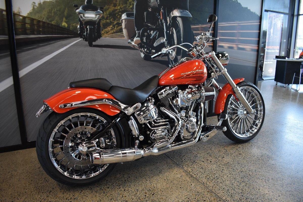 2017 HARLEY-DAVIDSON FXSB SOFTAIL BREAKOUT CRUISER