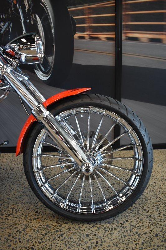 2017 HARLEY-DAVIDSON FXSB SOFTAIL BREAKOUT CRUISER
