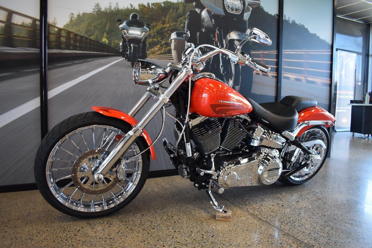 2017 HARLEY-DAVIDSON FXSB SOFTAIL BREAKOUT CRUISER