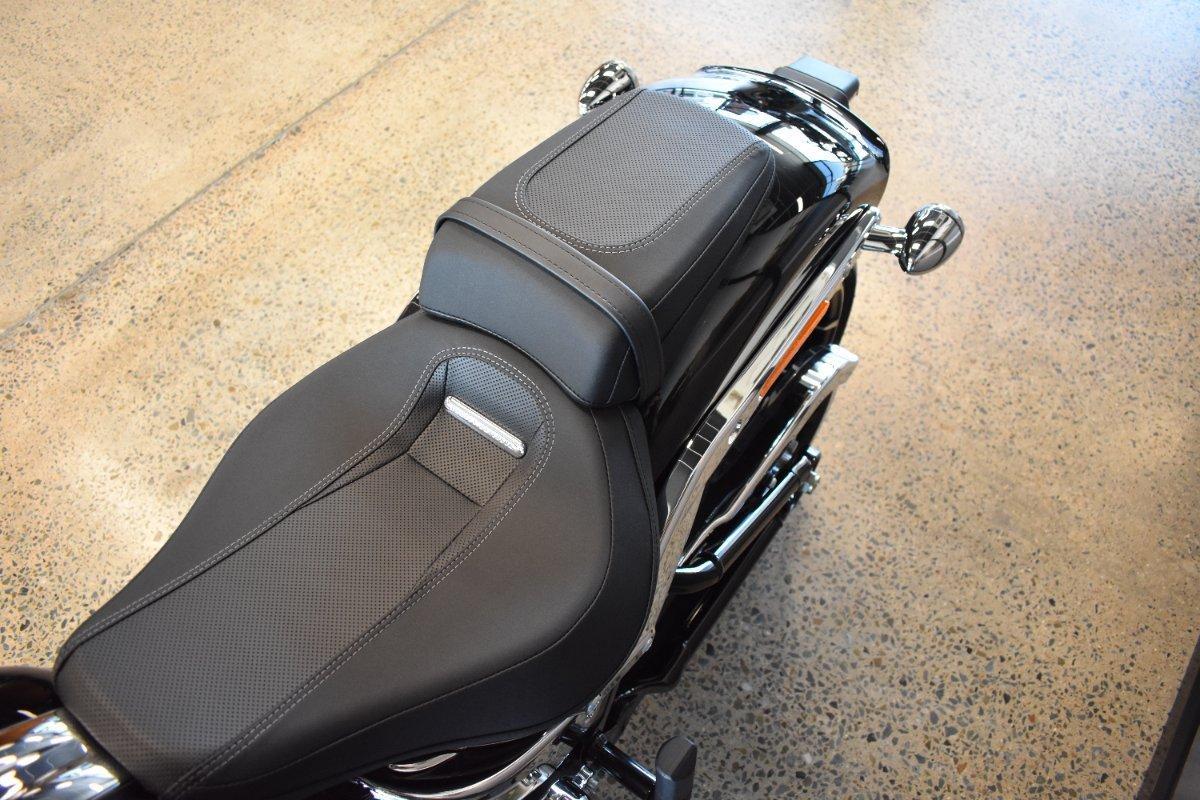 2025 HARLEY-DAVIDSON FXBR BREAKOUT (117) CRUISER