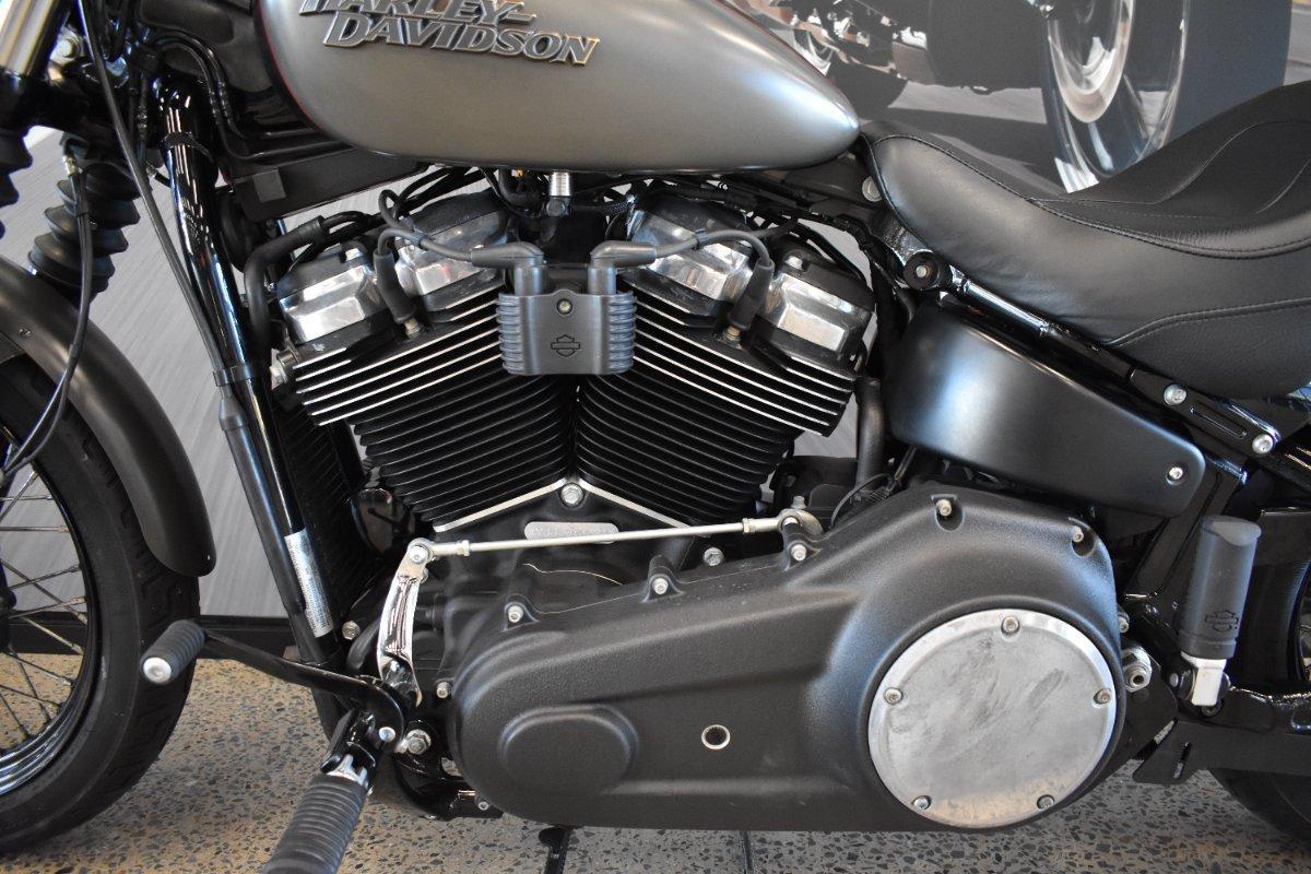2018 HARLEY-DAVIDSON FXBB STREET BOB (107) CRUISER