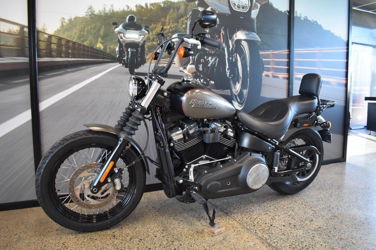 2018 HARLEY-DAVIDSON FXBB STREET BOB (107) CRUISER