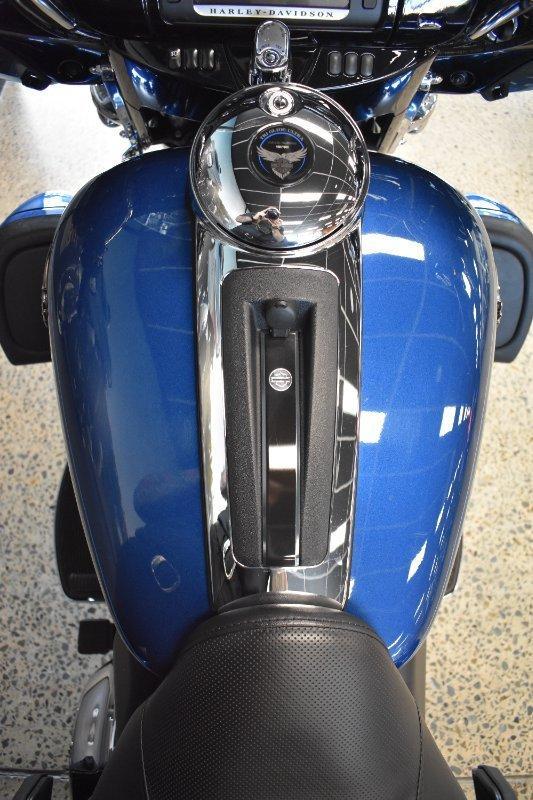 2018 HARLEY-DAVIDSON FLHTCUTG_ANV TRI GLIDE ULT ANN TRIKE